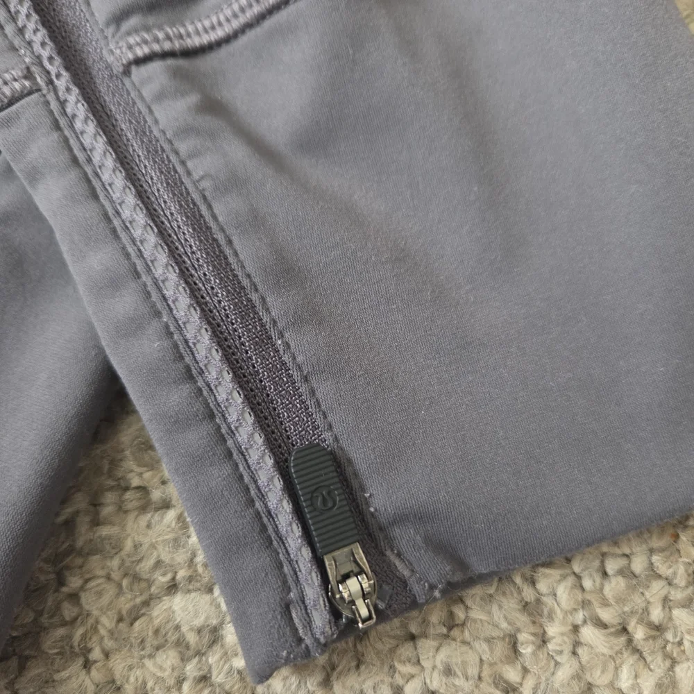 Lululemon Fresh Track‎ Pants Joggers Carbon Fresh Size 4